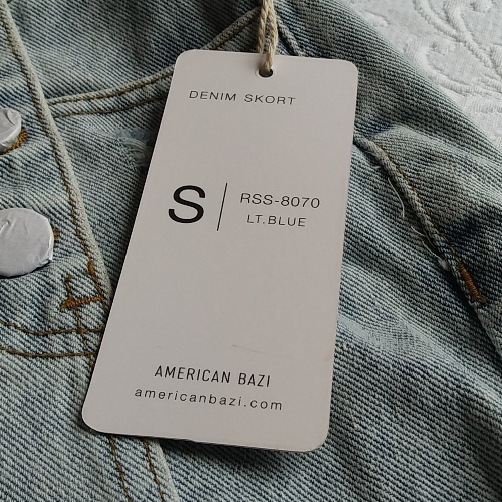 Denim skort size small - Picture 9 of 9